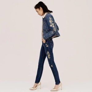 Women's Blue Ex-boyfriend Floral-embroidered Denim Sherpa Trucker Jacket*